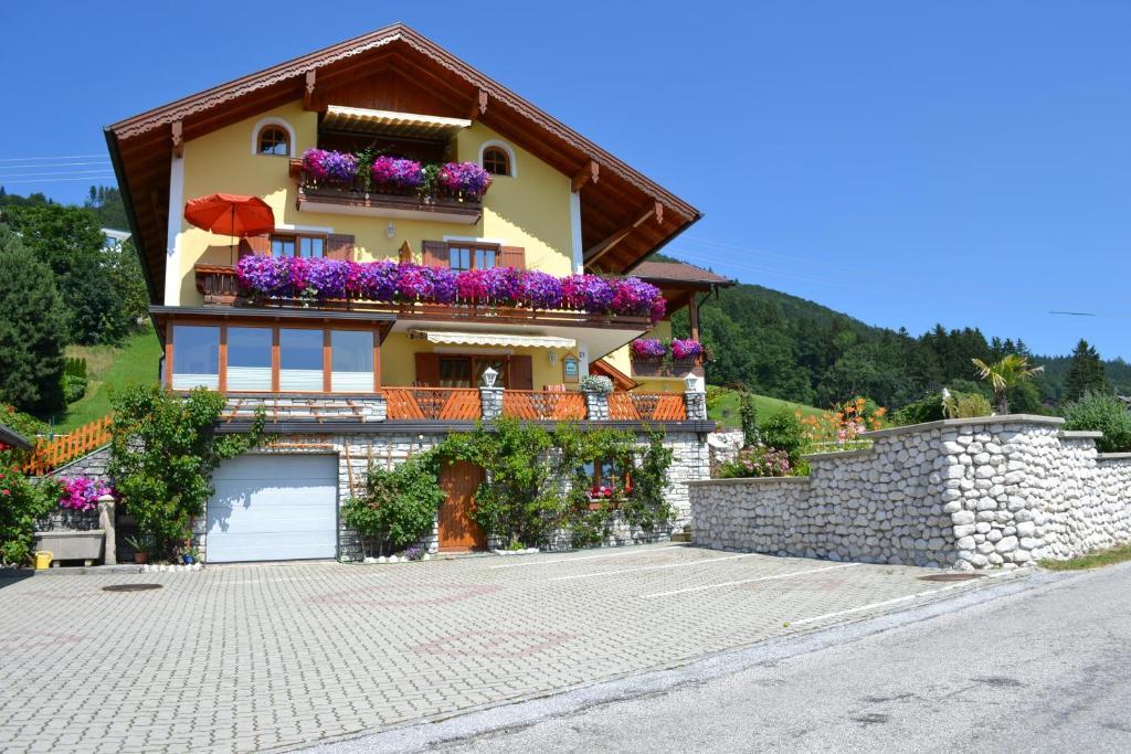 Апартаменты Gaestehaus Sonnenhang Мондзее Экстерьер фото