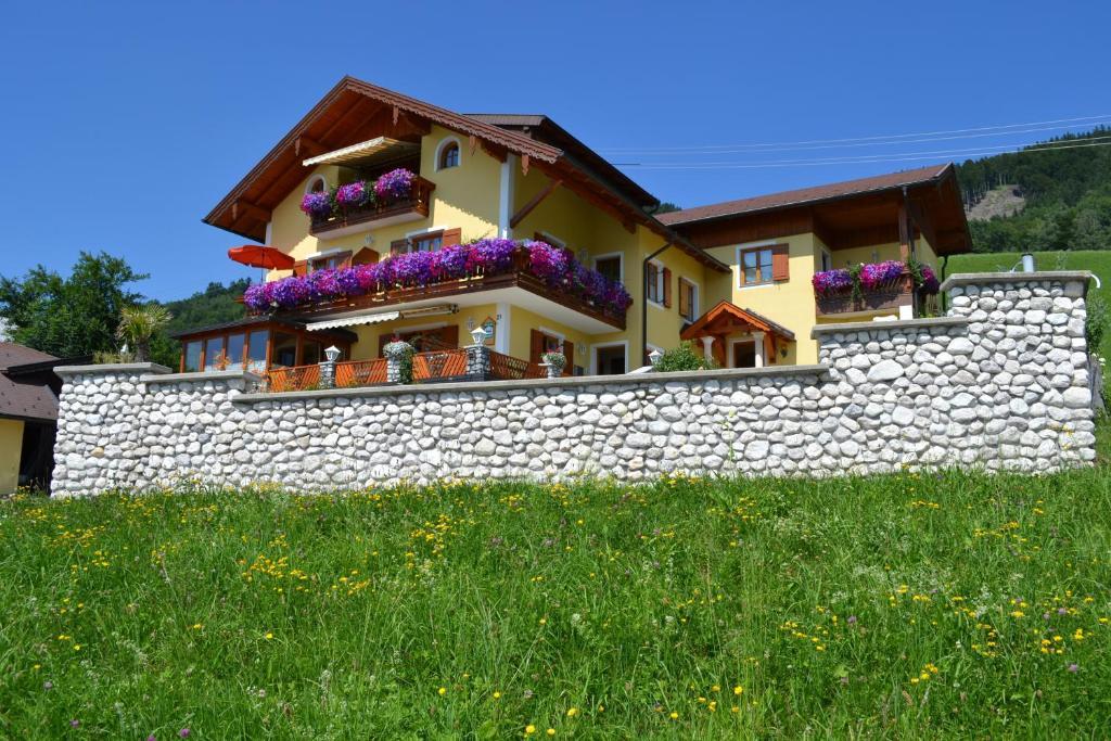Апартаменты Gaestehaus Sonnenhang Мондзее Экстерьер фото