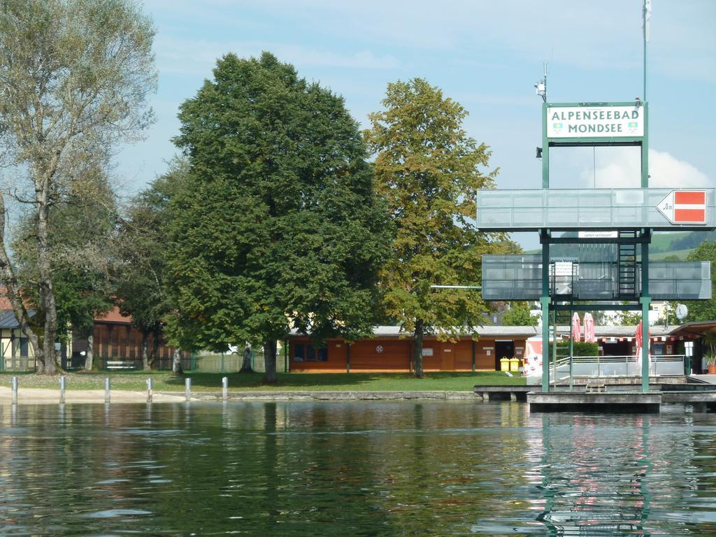Апартаменты Gaestehaus Sonnenhang Мондзее Экстерьер фото